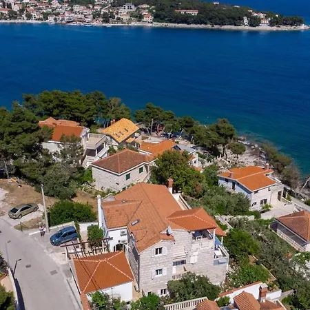 Apartment By The Sea Puntinak, Brac - 718 *