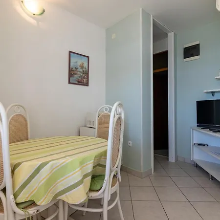 Apartment By The Sea Puntinak, Brac - 718 *
